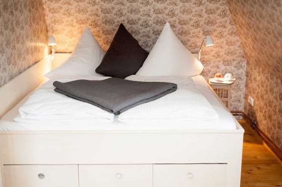 Gemütliches Bett